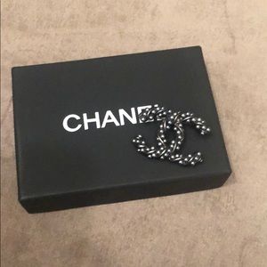 CHANEL Jewelry - Chanel brooch CHANEL Jewelry - Chanel brooch